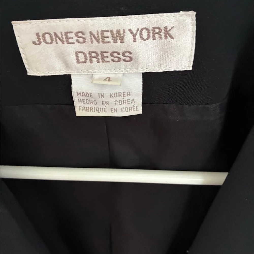 Jones New York Vintage Black Blazer  Jacket with satin detail and 1 button